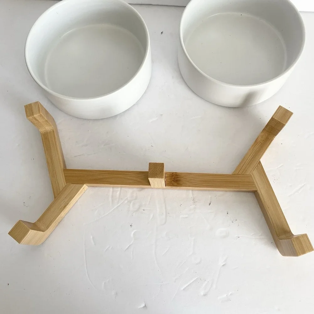 SPUNKYJUNKY White Ceramic Dog Cat Bowl with Wood Stand Small Dogs 13.5oz New‎